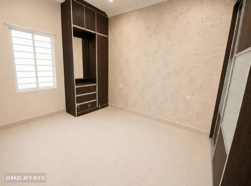 Pangsapuri untuk Dijual di Pangsapuri Akasia (Bandar Botanic) - Rylin Tan - Bedroom - PropertyGuru.com.my