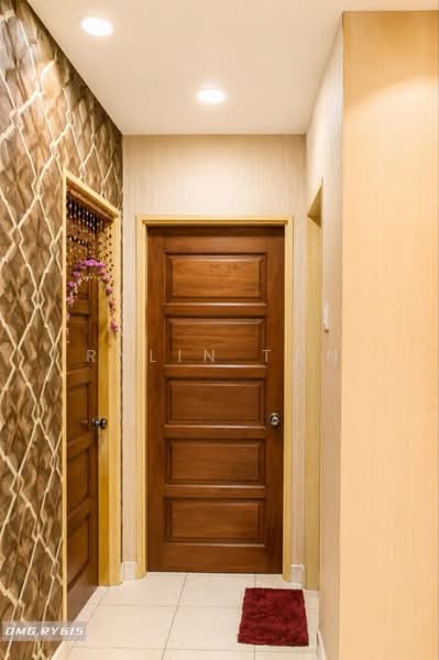 Pangsapuri untuk Dijual di Pangsapuri Akasia (Bandar Botanic) - Rylin Tan - Entrance - PropertyGuru.com.my