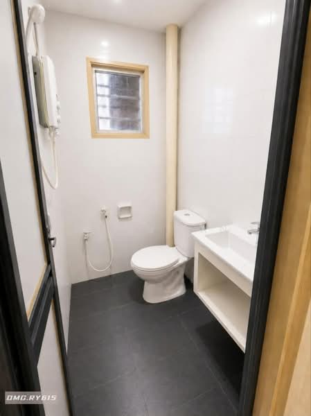 Pangsapuri untuk Dijual di Pangsapuri Akasia (Bandar Botanic) - Rylin Tan - Bathroom - PropertyGuru.com.my