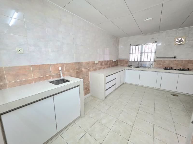 Rumah Teres 2 Tingkat untuk Dijual di Putra Permai (Subang Jaya) - Ashraff Daniel - Kitchen - PropertyGuru.com.my