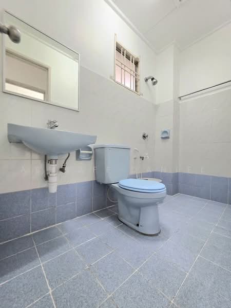 Rumah Teres 2 Tingkat untuk Dijual di Putra Permai (Subang Jaya) - Ashraff Daniel - Bathroom - PropertyGuru.com.my