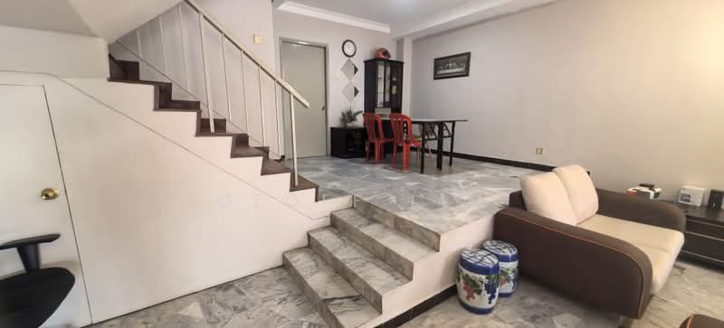 Rumah Teres 2-Tingkat untuk Dijual di Taman Putra Indah (Seri Kembangan) - Geoff Lim - Living Room - PropertyGuru.com.my