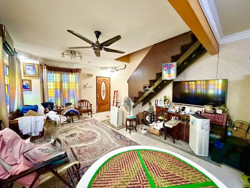 Rumah Teres 3 Tingkat untuk Dijual di Taman Seraya (Ampang) - Ashraff Daniel - Living Room - PropertyGuru.com.my
