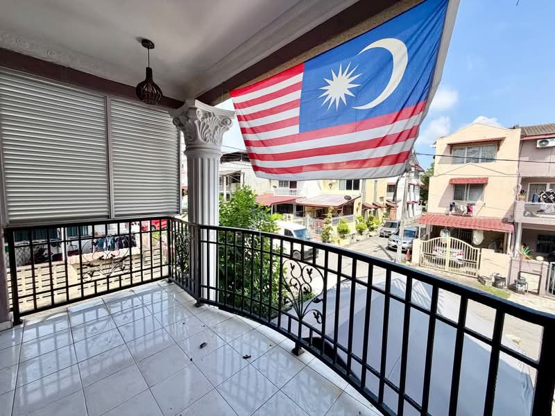 Rumah Teres 3 Tingkat untuk Dijual di Taman Seraya (Ampang) - Ashraff Daniel - Balcony - PropertyGuru.com.my