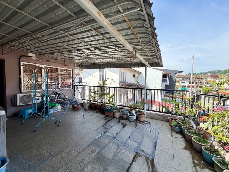 Rumah Teres 3 Tingkat untuk Dijual di Taman Seraya (Ampang) - Ashraff Daniel - Balcony - PropertyGuru.com.my