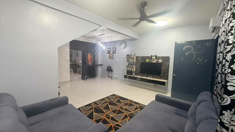 Rumah Teres 2 Tingkat untuk Dijual di Taman Scientex Utama (Senai) - Iden Tan - Living Room - PropertyGuru.com.my