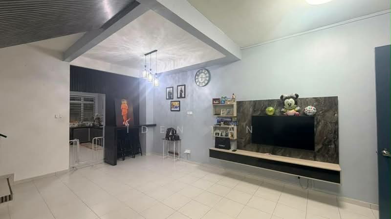 Rumah Teres 2 Tingkat untuk Dijual di Taman Scientex Utama (Senai) - Iden Tan - Living Room - PropertyGuru.com.my