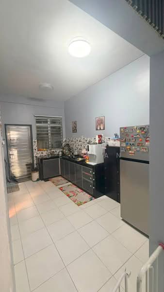 Rumah Teres 2 Tingkat untuk Dijual di Taman Scientex Utama (Senai) - Iden Tan - Kitchen - PropertyGuru.com.my