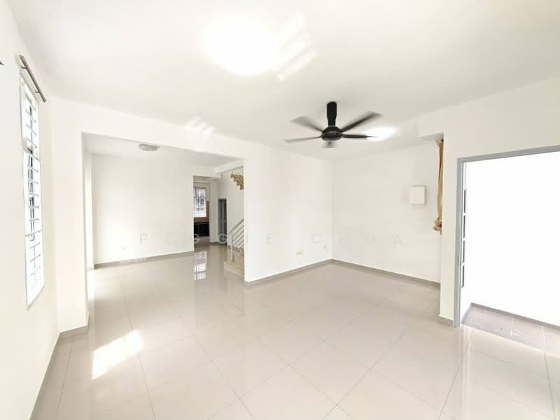 Rumah Teres 2 Tingkat untuk Disewa di Taman Dato' Chellam (Ulu Tiram) - Peggie Chua - Living Room - PropertyGuru.com.my