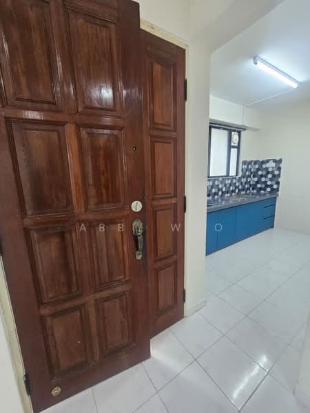 Pangsapuri untuk Disewa di Desa Green - Abby Woo - Entrance - PropertyGuru.com.my