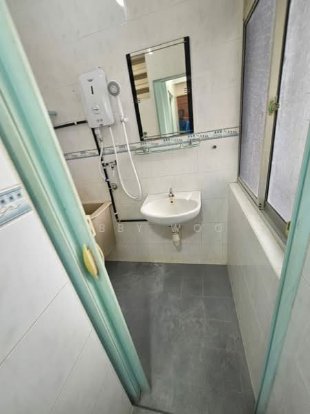 Pangsapuri untuk Disewa di Desa Green - Abby Woo - Bathroom - PropertyGuru.com.my