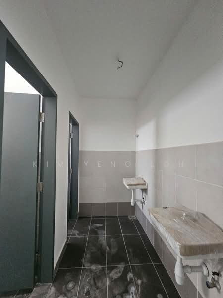 Shop / Office for Rent in Bandar Baru Permas Jaya (Permas Jaya) - Kim Yeng Loh - Bathroom - PropertyGuru.com.my