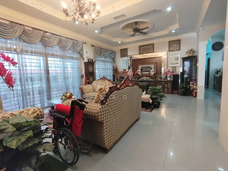 Bungalow House untuk Dijual di Taman Orkid Permai (Kepala Batas) - Aswad . - Living Room - PropertyGuru.com.my
