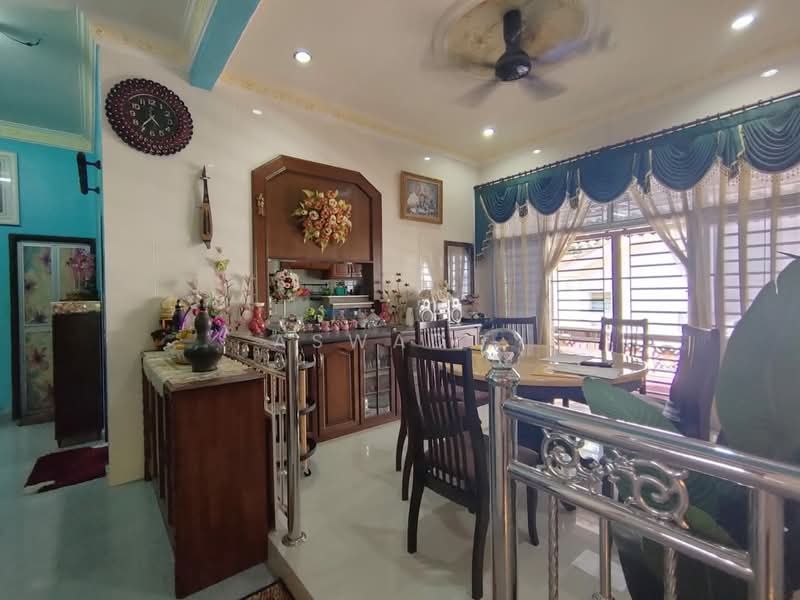 Bungalow House untuk Dijual di Taman Orkid Permai (Kepala Batas) - Aswad . - Dining Room - PropertyGuru.com.my