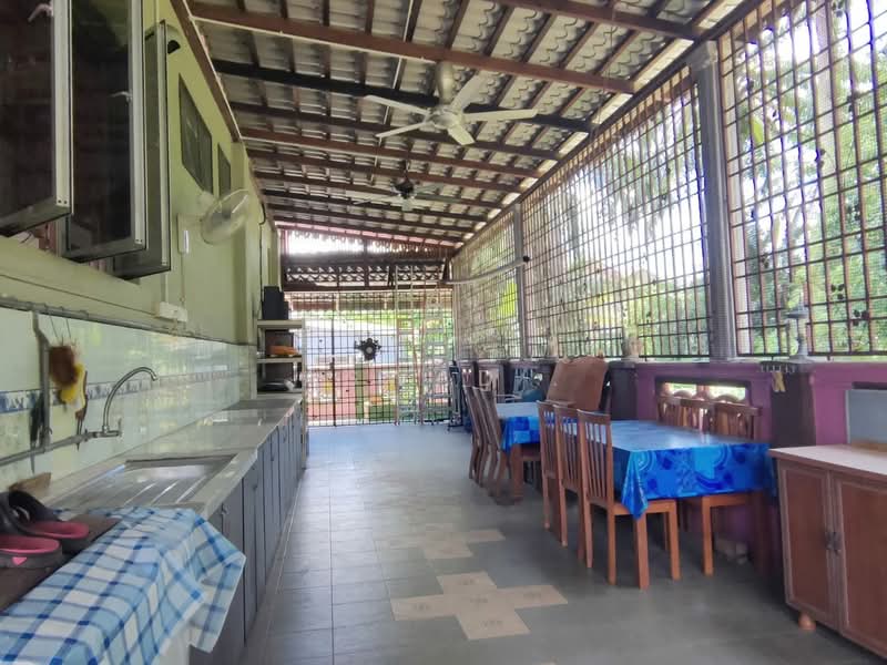 Bungalow House untuk Dijual di Taman Orkid Permai (Kepala Batas) - Aswad . - Kitchen - PropertyGuru.com.my