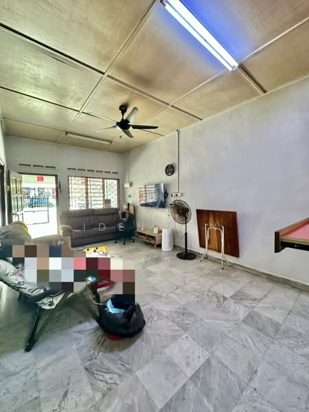 Rumah Teres 1-Tingkat untuk Dijual di Taman Ungku Tun Aminah (Skudai) - Iden Tan - Living Room - PropertyGuru.com.my