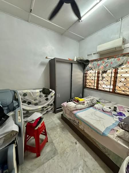 Rumah Teres 1-Tingkat untuk Dijual di Taman Ungku Tun Aminah (Skudai) - Iden Tan - Bedroom - PropertyGuru.com.my