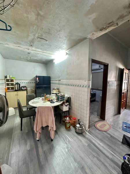 Rumah Teres 1-Tingkat untuk Dijual di Taman Ungku Tun Aminah (Skudai) - Iden Tan - Kitchen - PropertyGuru.com.my