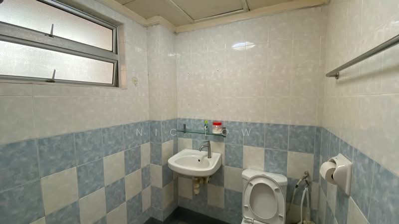 Condominium for Sale at Elaeis 2 - Nic Low - Bathroom - PropertyGuru.com.my