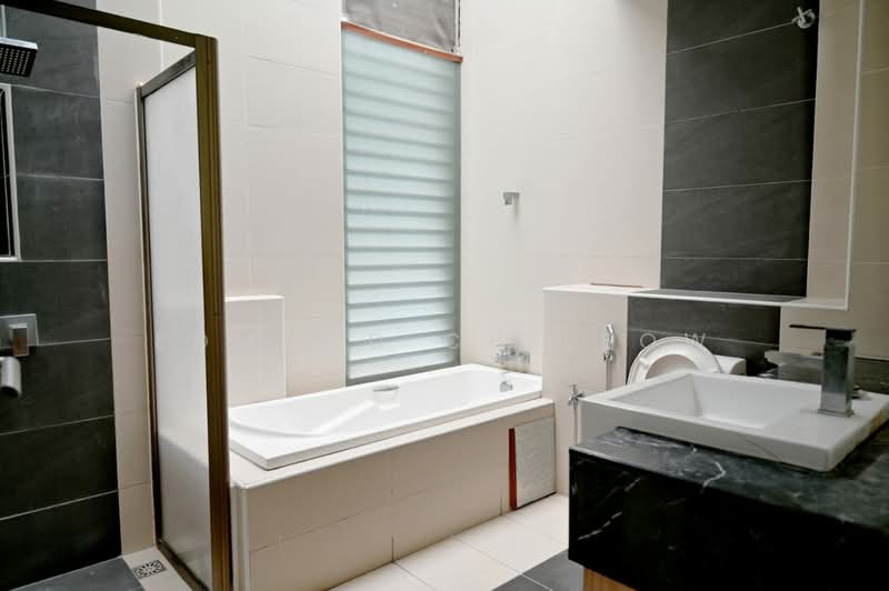 3-storey Terraced House for Rent in Rawang (Selangor) - Edmund CH Leow - Bathroom - PropertyGuru.com.my