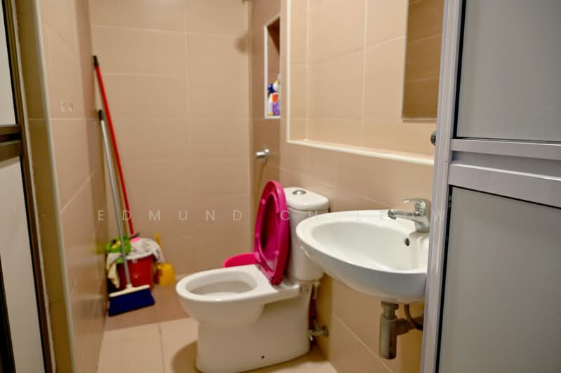 3-storey Terraced House for Rent in Rawang (Selangor) - Edmund CH Leow - Bathroom - PropertyGuru.com.my