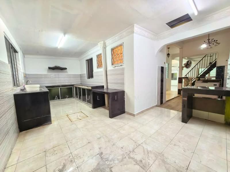 1-storey Terraced House for Sale in Cheras (Selangor) - Azrul Ismail - Kitchen - PropertyGuru.com.my