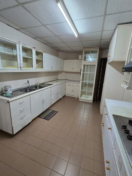 Condominium for Sale at Kondo Berjaya - Ryan Sim - Kitchen - PropertyGuru.com.my