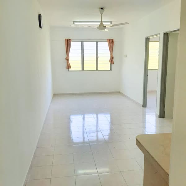 Flat for Sale at Taman Bayu Mutiara - Ann Khor - Living Room - PropertyGuru.com.my