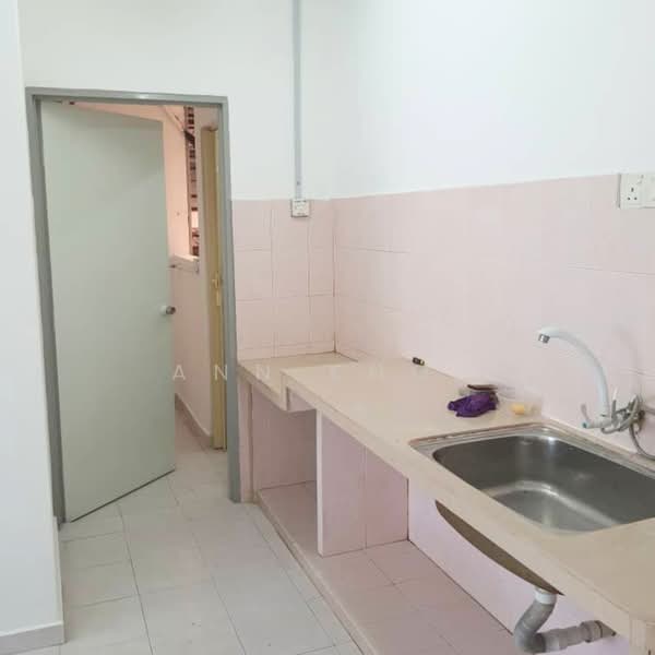 Flat for Sale at Taman Bayu Mutiara - Ann Khor - Kitchen - PropertyGuru.com.my