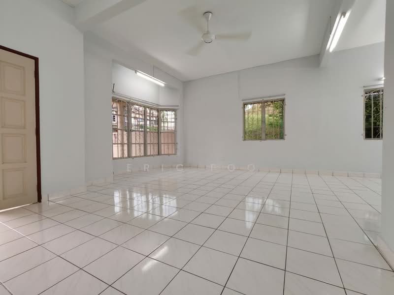 Rumah Teres 2-Tingkat untuk Dijual di Taman Sri Hijau (Rawang) - Eric Foo - Living Room - PropertyGuru.com.my