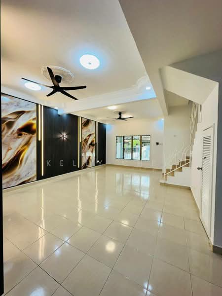2-storey Terraced House for Sale in Bandar Dato Onn (Tebrau) - Kelly Chen - Living Room - PropertyGuru.com.my