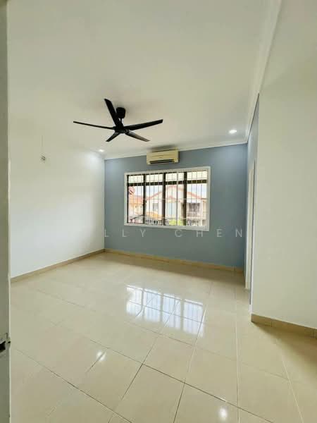 2-storey Terraced House for Sale in Bandar Dato Onn (Tebrau) - Kelly Chen - Living Room - PropertyGuru.com.my