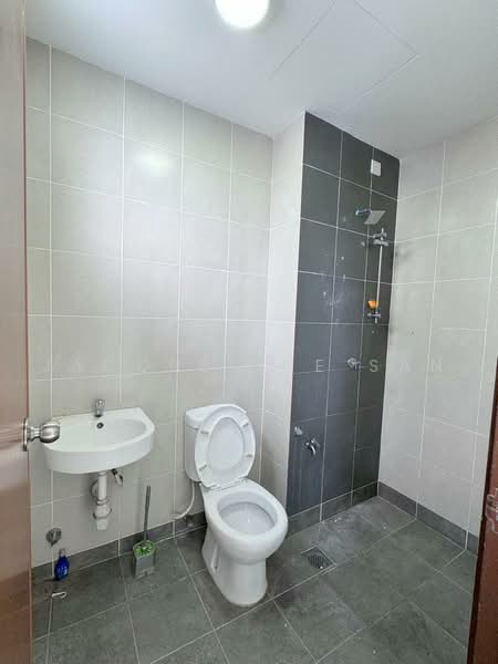 Servis Apartment untuk Dijual di Ascotte Boulevard - Jacqueline San - Bathroom - PropertyGuru.com.my