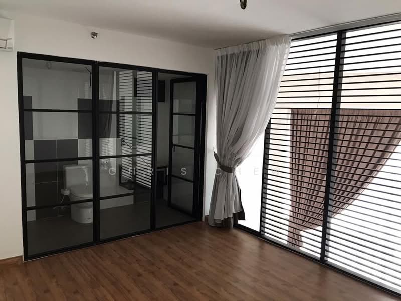 Service Residence for Sale at SOHO @ Empire City - Chris Chew - Bathroom - PropertyGuru.com.my