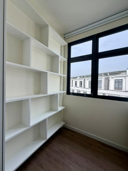Townhouse for Rent in Kuching (Sarawak) - Cynthia Lim - Study - PropertyGuru.com.my