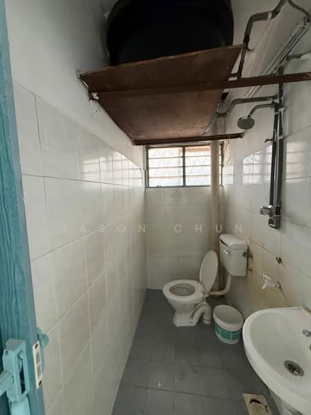 Flat for Sale at Flat Pandan Indah 3/3 - Jason Chun - Bathroom - PropertyGuru.com.my