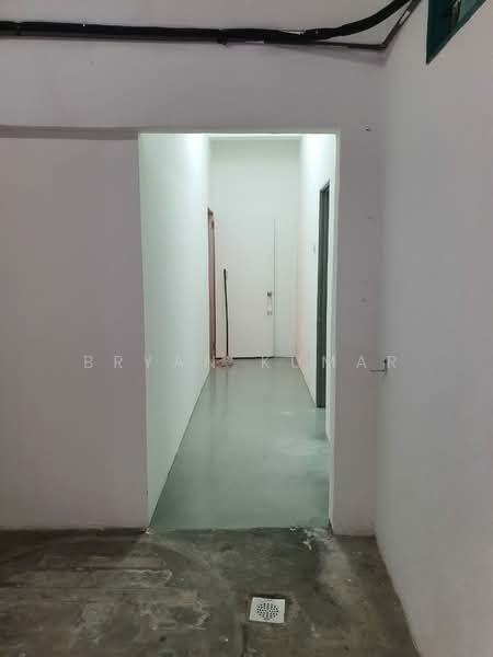 Shop / Office for Sale in Bandar Sri Damansara (Selangor) - Bryan Kumar - Corridor - PropertyGuru.com.my