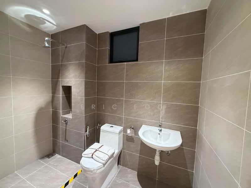 Service Residence for Sale at Bodaiju Residences - Eric Foo - Bathroom - PropertyGuru.com.my