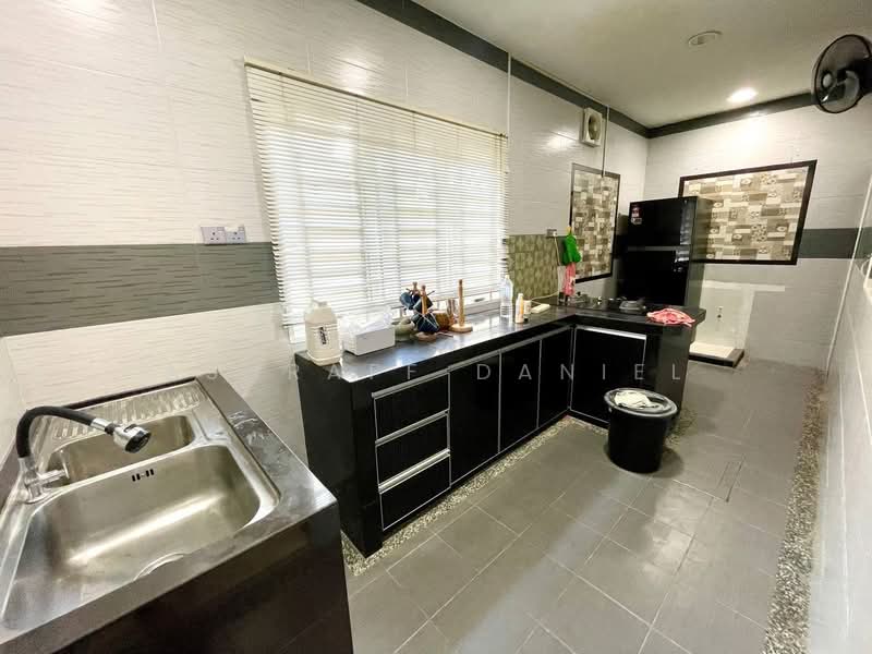 Semi-Detached House for Sale in Bandar Teknologi Kajang (Kajang) - Ashraff Daniel - Kitchen - PropertyGuru.com.my