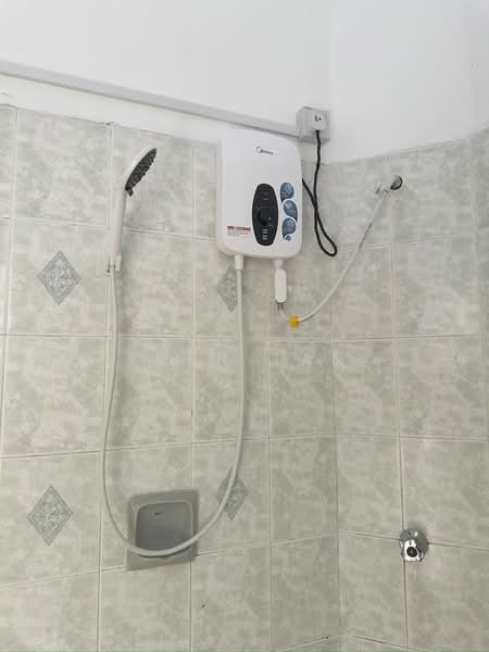 2-storey Terraced House for Sale in Taman Putri Kulai (Kulai) - Iden Tan - Bathroom - PropertyGuru.com.my