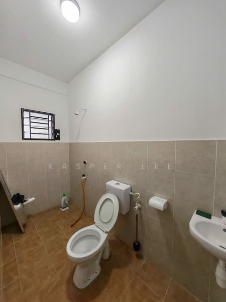 2-storey Terraced House for Sale in Taman Scientex Pasir Gudang (Pasir Gudang) - Kasper Lee - Bathroom - PropertyGuru.com.my