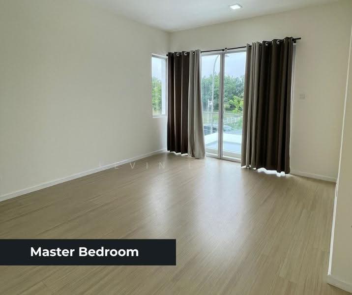 2-storey Terraced House for Sale in Taman Kundang Botanik (Tanjong Sepat) - Kevin Loke - Master Bedroom - PropertyGuru.com.my