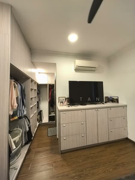 2-storey Terraced House for Sale in Taman Sri Sentosa (Klang) - Vivan Tan - Master Bedroom - PropertyGuru.com.my