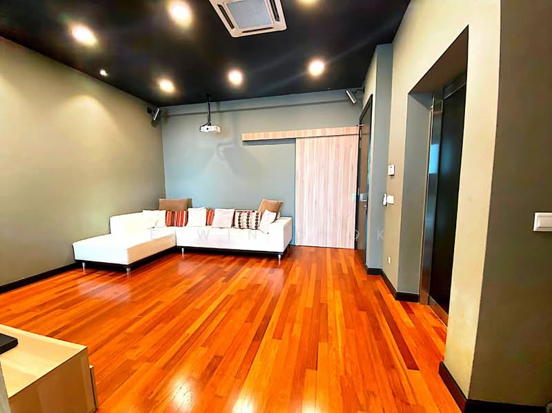 Rumah Teres 3.5 Tingkat untuk Dijual di Duta Villa (Setia Alam) - Elwin Chok - Living Room - PropertyGuru.com.my