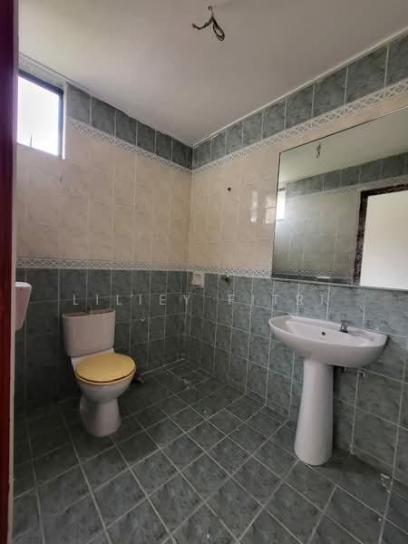 Rumah Berkembar untuk Dijual di Templer Bestari (Rawang) - Liliey Fitri - Bathroom - PropertyGuru.com.my