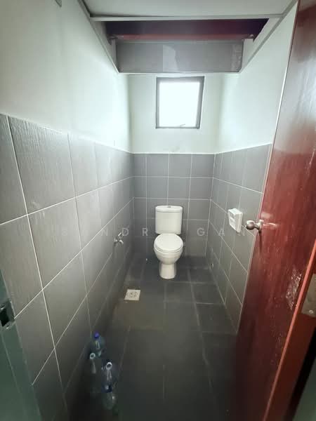 Kedai / Pejabat untuk Dijual di Johor Bahru (Johor) - Sandra Gan - Bathroom - PropertyGuru.com.my