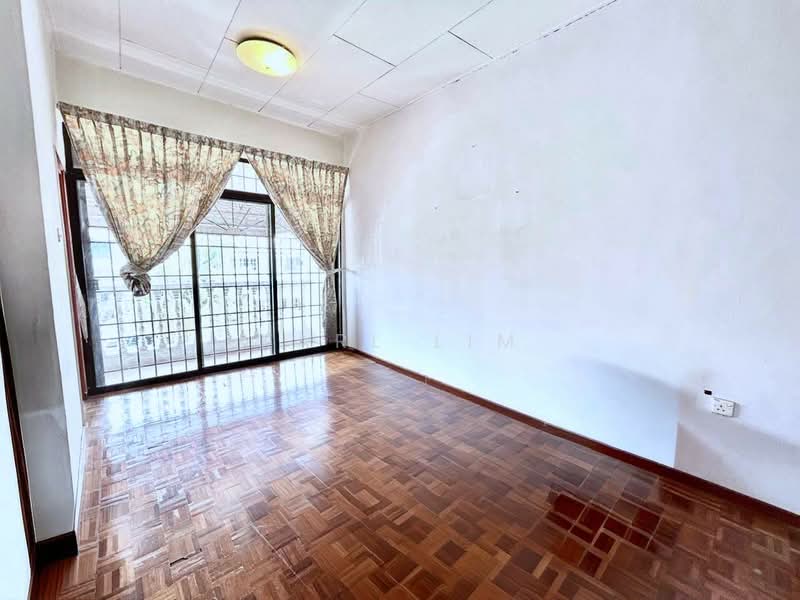 Rumah Teres 2 Tingkat untuk Dijual di Taman Johor Jaya (Johor Bahru) - Karl Lim - Living Room - PropertyGuru.com.my