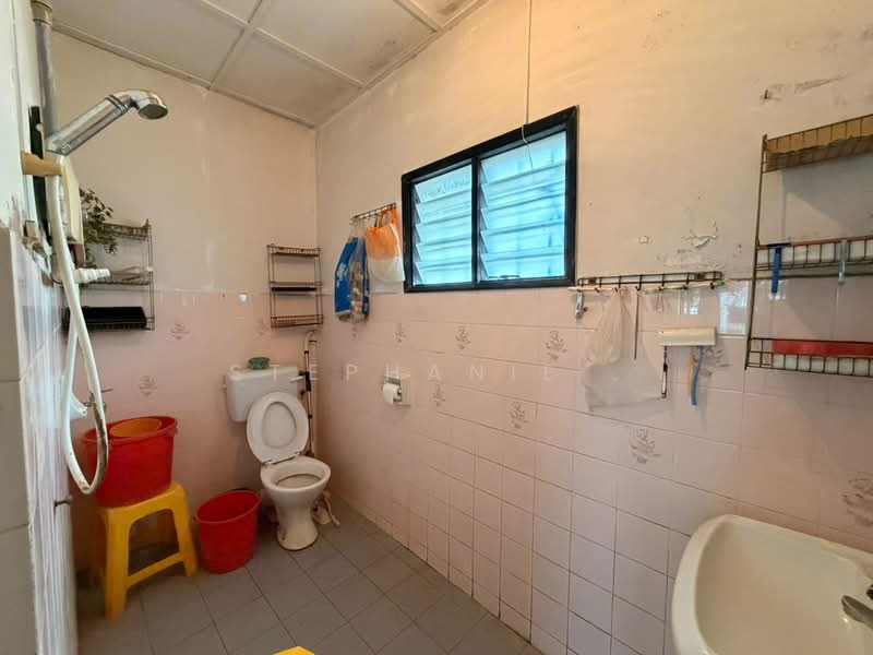 2-storey Terraced House for Sale in Wangsa Melawati (Wangsa Maju) - Stephanie . - Bathroom - PropertyGuru.com.my