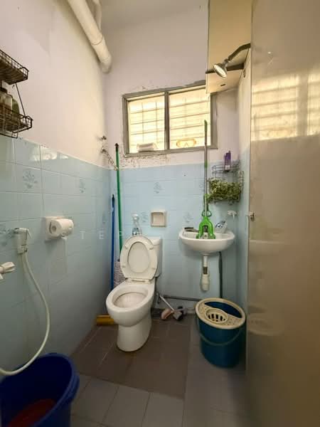 2-storey Terraced House for Sale in Wangsa Melawati (Wangsa Maju) - Stephanie . - Bathroom - PropertyGuru.com.my