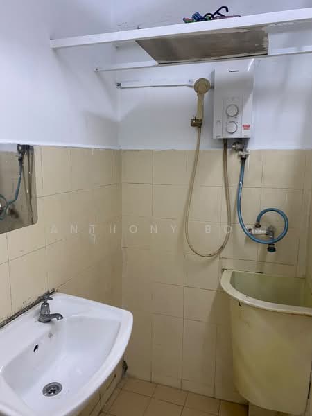 Rumah Flat untuk Dijual di Green Garden - Anthony Boo - Bathroom - PropertyGuru.com.my